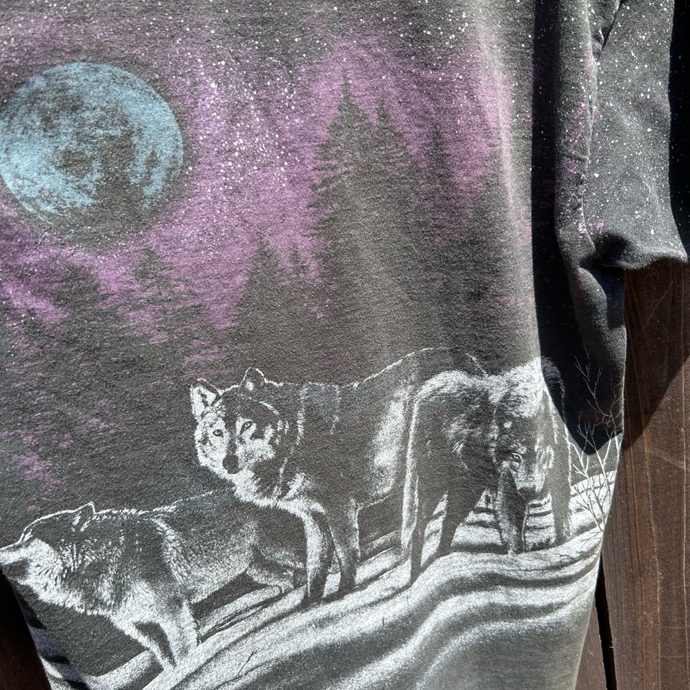 VINTAGE WOLF AMINAL AOP SINGLE STITCH GRAPHIC TEE - Picture 3 of 6